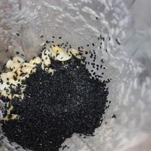 Cách làm sữa đậu nành mè đen