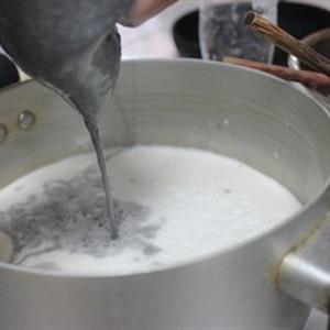 Cách làm sữa đậu nành mè đen