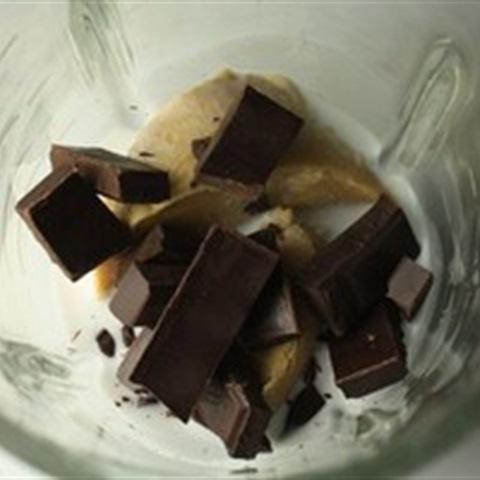 Cách làm sữa lắc chocolate bơ đậu phộng