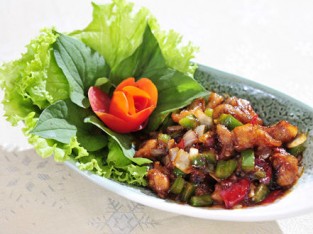Sụn gà xào chua ngọt