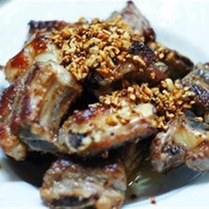 Cách làm sườn chiên nước mắm tỏi