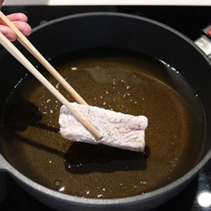 Cách làm sườn chiên tỏi tẩm bột