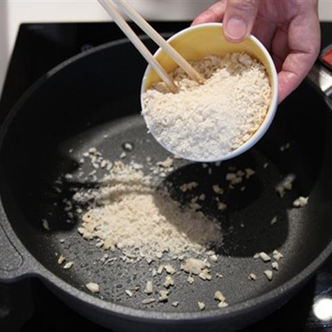 Cách làm sườn chiên tỏi tẩm bột