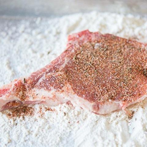 Cách làm sườn cốt lết áp chảo