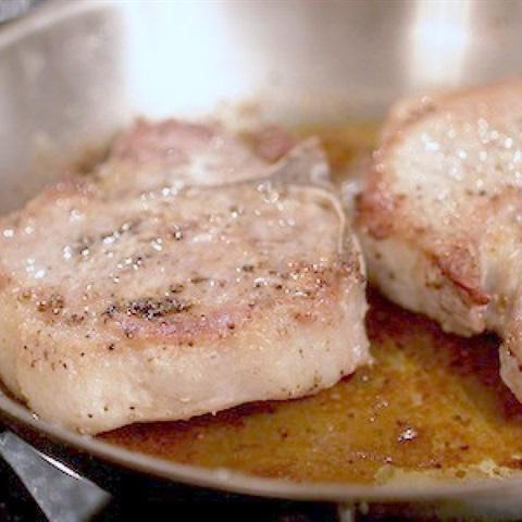 Cách làm sườn cốt lết áp chảo