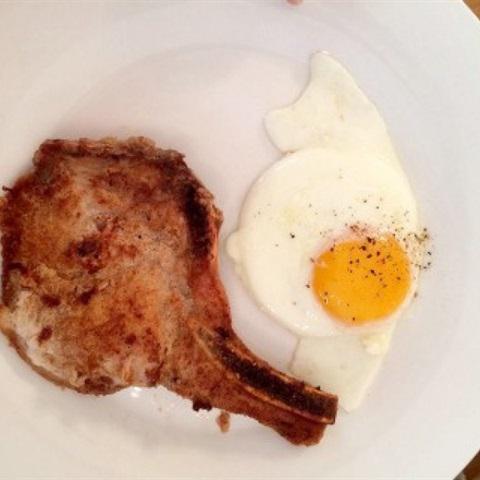 Cách làm sườn cốt lết áp chảo