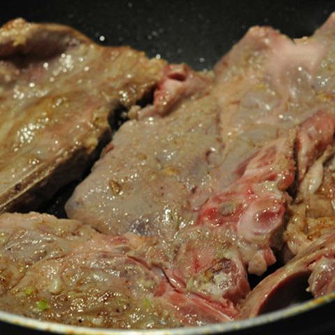 Cách làm sườn cốt lết rim mật ong