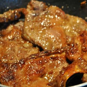 Cách làm sườn cốt lết rim mật ong