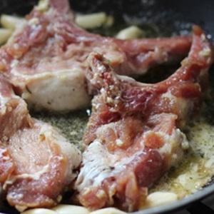 Cách làm sườn heo chiên miềm