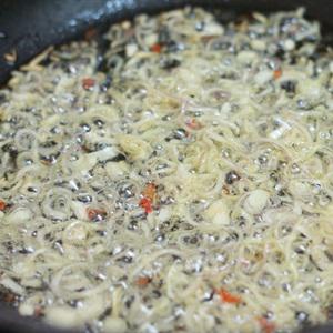 Cách làm sườn heo chiên sả ớt