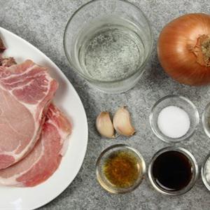 Cách làm sườn heo cốt lết áp chảo