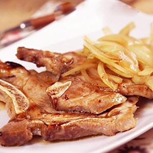 Cách làm sườn heo cốt lết áp chảo
