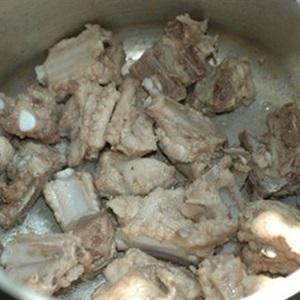 Cách làm sườn heo nấu chuối