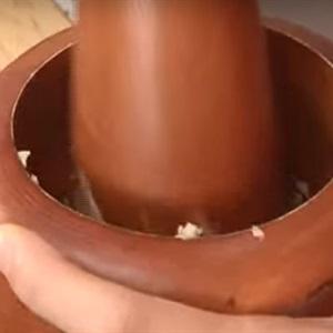 Cách làm sườn heo non chiên sả ớt