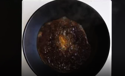 Sườn heo rim khoai môn thơm bùi, đậm đà ngon cơm