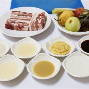 Cách làm sườn heo ướp sốt trái cây