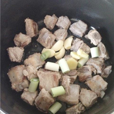 Cách làm sườn kho đường phèn