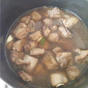 Cách làm sườn kho đường phèn