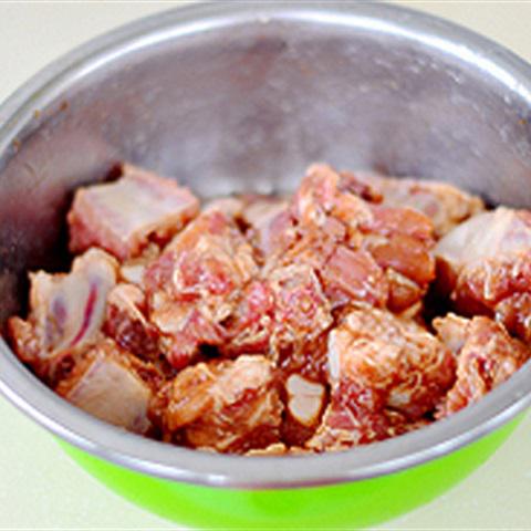 Cách làm sườn kho ngũ sắc