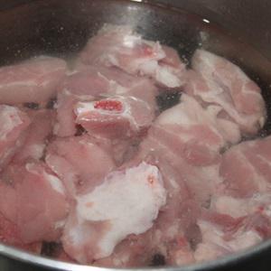 Cách làm sườn kho trứng cút