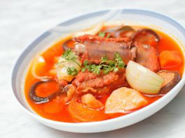 Sườn nấu cà-ri