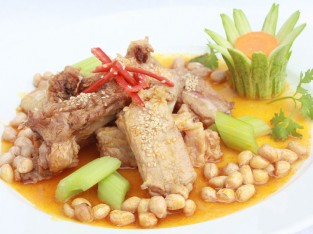 Sườn nấu đậu phộng