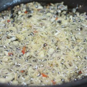 Cách làm sườn non chiên sả ớt