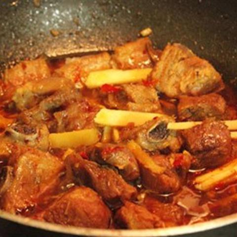 Cách làm sườn non kho gừng