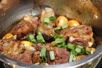 Sườn non kho trứng chim cút