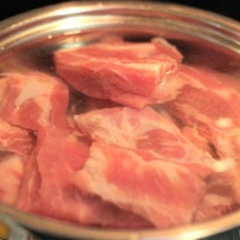 Cách làm sườn non kho trứng cút