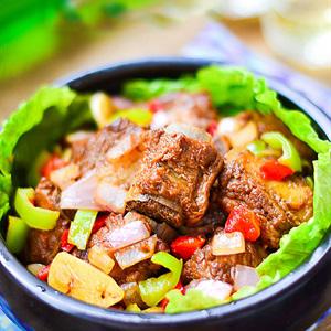 Cách làm sườn non om cay