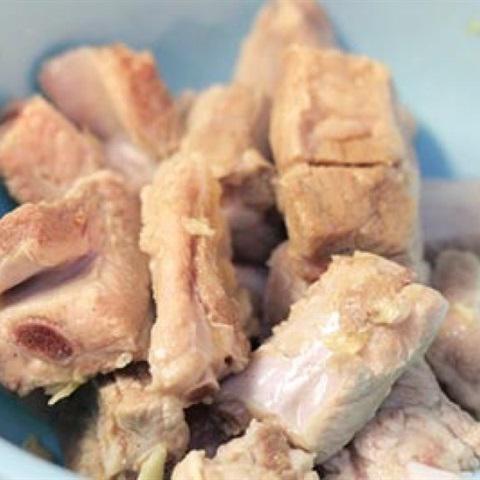 Cách làm sườn non rim mặn ngọt