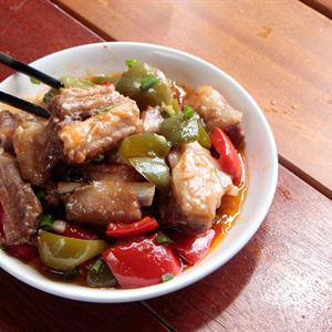 Cách làm sườn non xào chua ngọt đậm đà