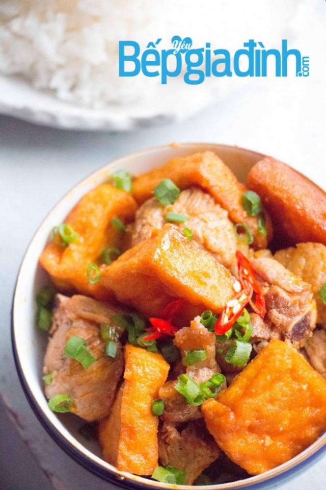 Sườn non xào đậu hũ