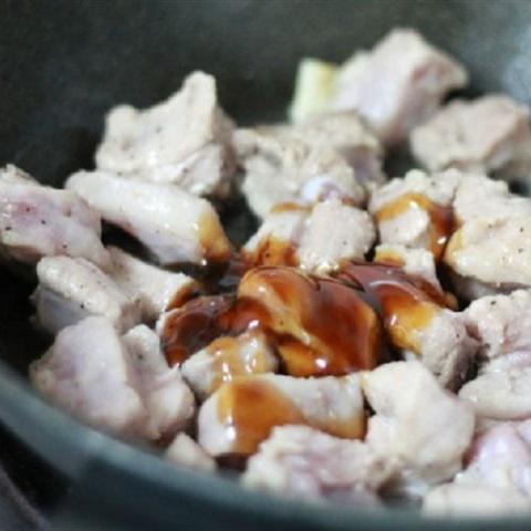 Cách làm sườn non xào thơm