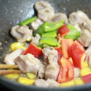 Cách làm sườn non xào thơm