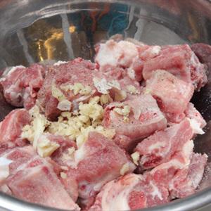 Cách làm sườn om cốt dừa