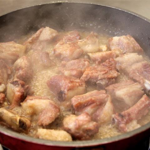 Cách làm sườn om cốt dừa