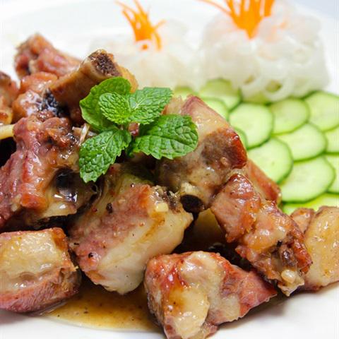 Cách làm sườn om cốt dừa