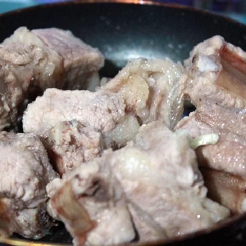 Cách làm sườn rim nước mắm