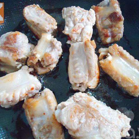 Cách làm sườn sốt dưa chua