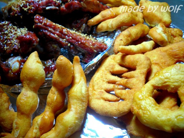 Sườn sốt mè và bột chiên