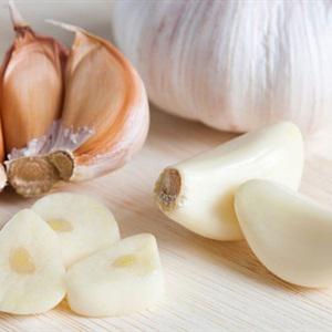 Cách làm sườn sốt tỏi