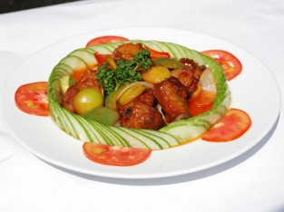 Sườn xào trái mận