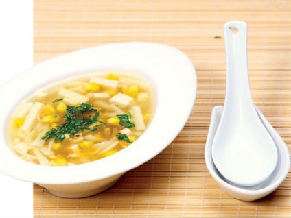 Súp bắp non với bơ và miso