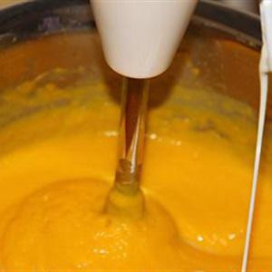 Cách làm súp bí đỏ kem tươi