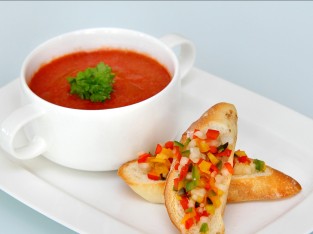 Súp cà chua kiểu Ý cho bữa sáng