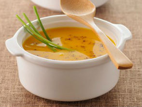 Súp cá hồi bí đỏ