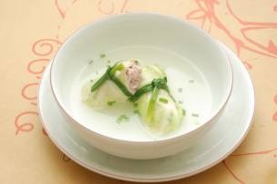 Súp cải bắp cuộn thịt