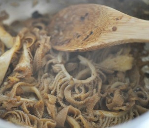 Súp cay thịt bò và rau củ kiểu Hàn ngon miệng, dễ làm cho ngày đông ấm áp